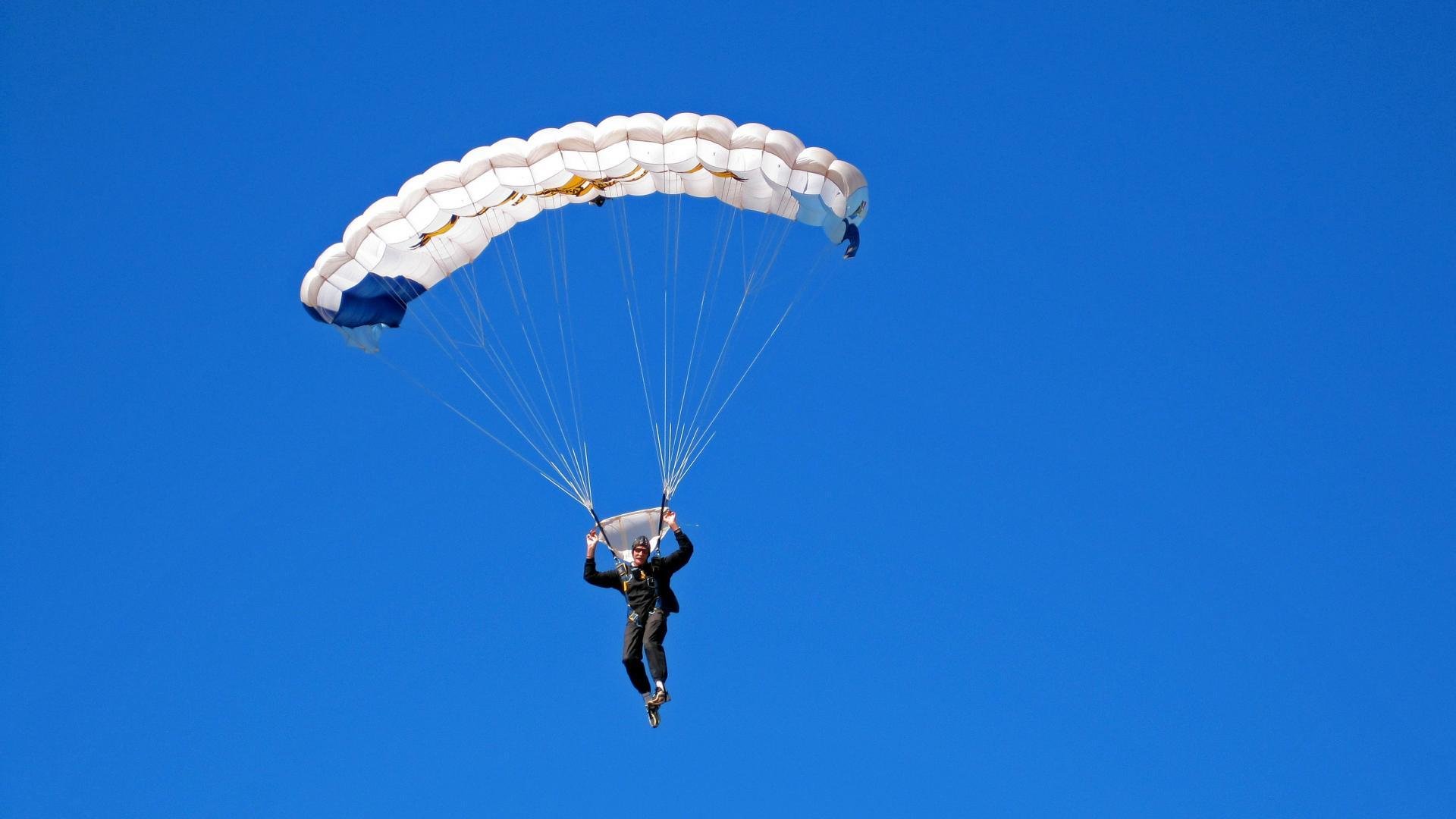 中小学体育课堂创新教学法探讨，小学体育创新教学论文